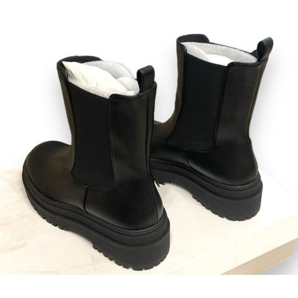 Good American Black Faux Leather Chelsea Lug Sole Pull On Combat Boots 11 NEW - Picture 7 of 10